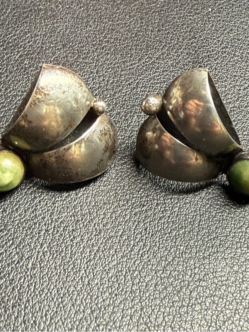 Retro 1940s Mexico Sterling Silver Green Calcite Gemstone Screw Back Earrings